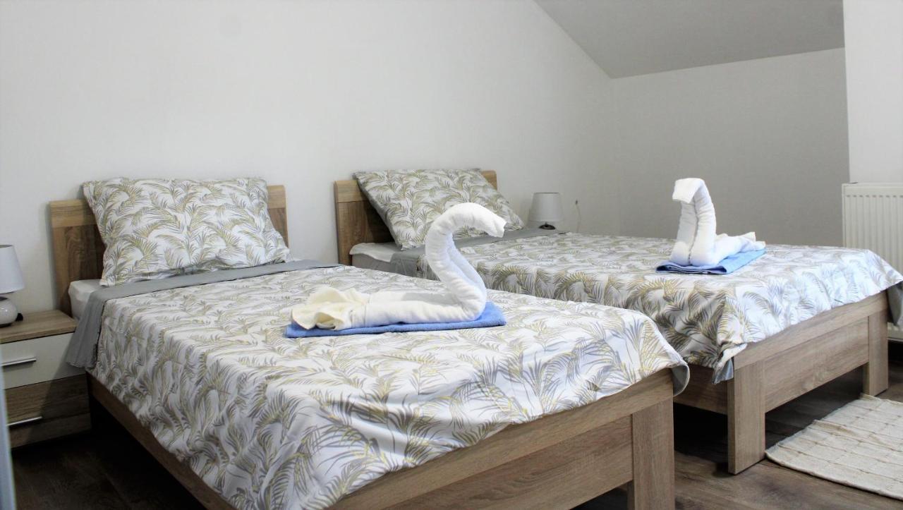 Apartman Swans Otočac Exterior foto